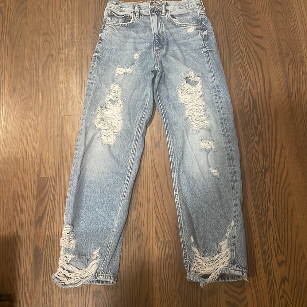 Zara brand blue ripped jeans. Size US 4 EUR 36. The Pepper Mom Jean.